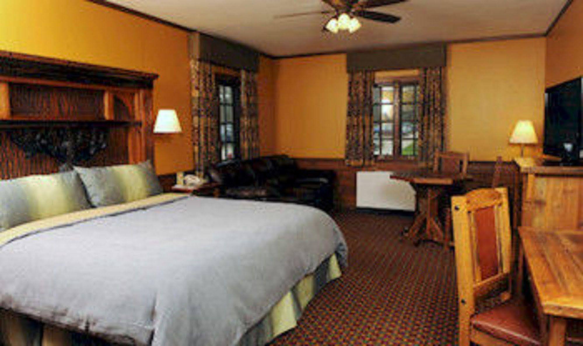 Starved Rock Lodge & Conference Center Utica Exteriör bild